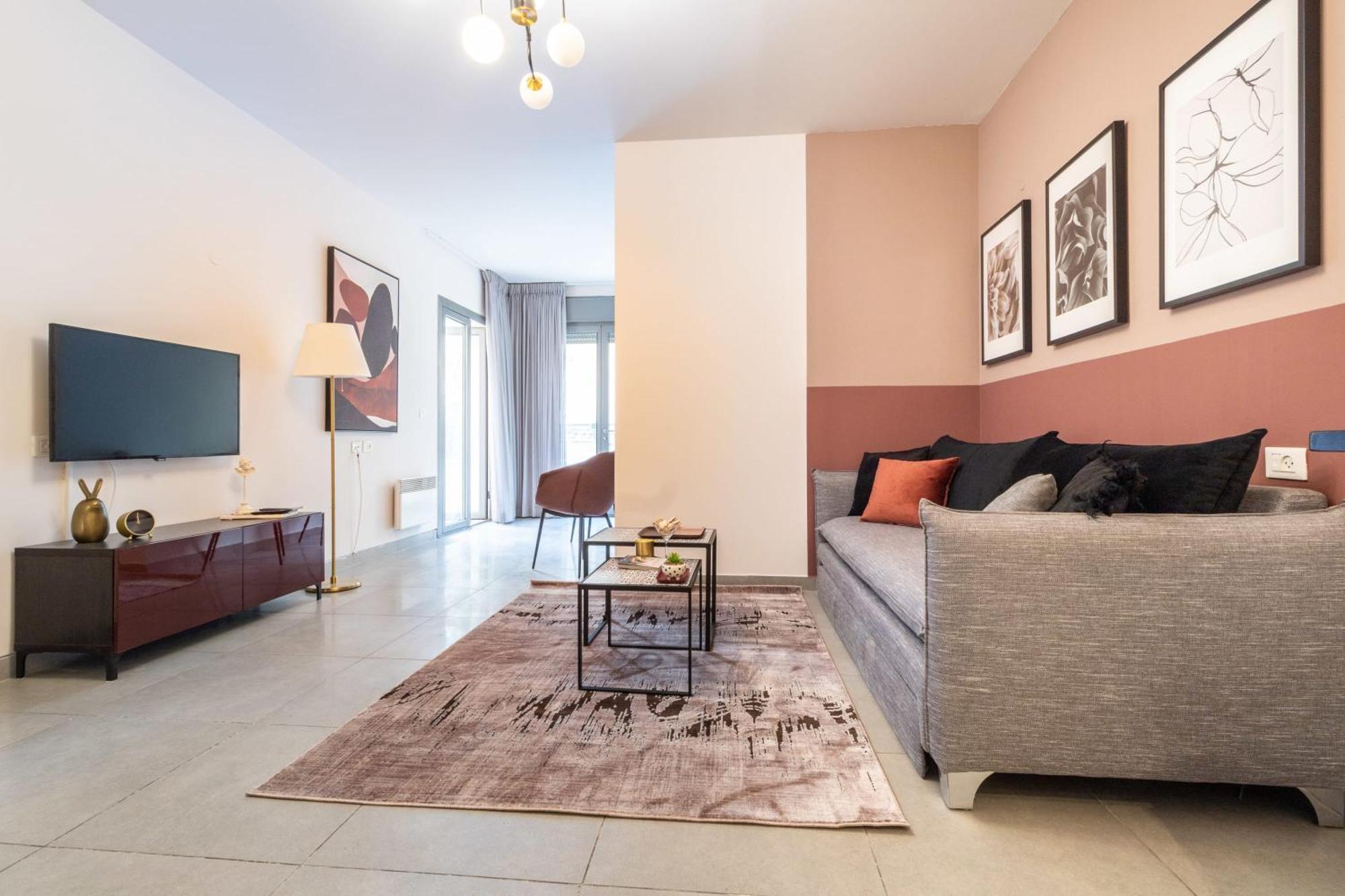 Kook Isrentals - In Center Apartment *