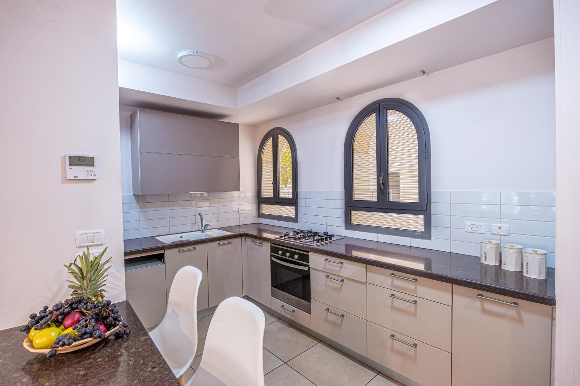 Kook Isrentals - In Center Apartment